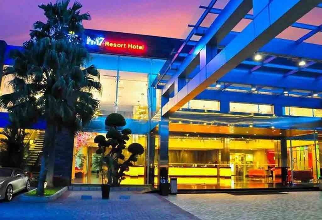 Fm 7 Resort Hotel