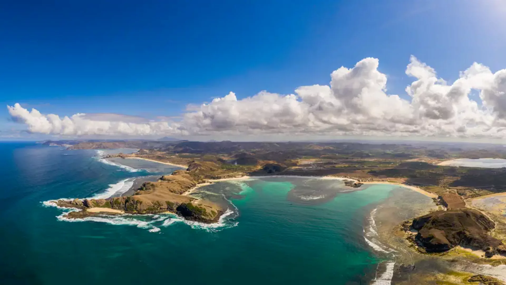 Tanjung Aan dan Bukit Merese, tempat foto instagramable di Lombok