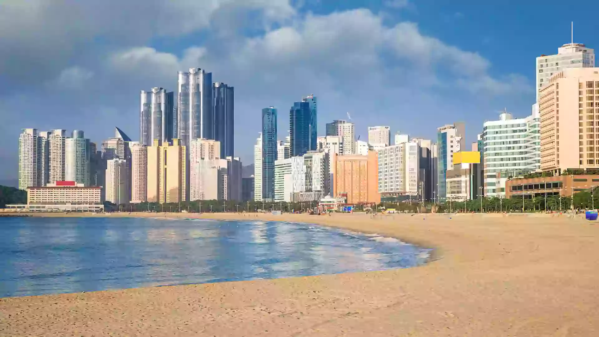 Haeundae beach-Tempat Wisata di Korea Selatan-img